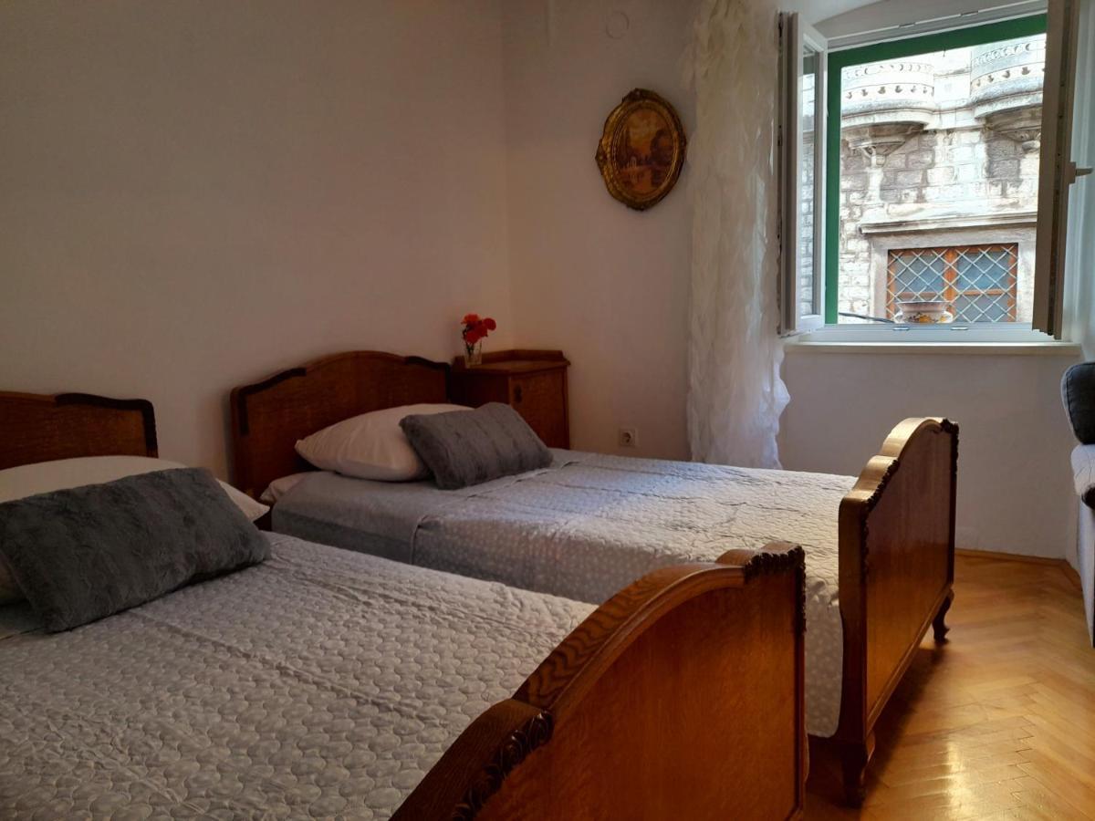 Two Bells Appartement Šibenik Buitenkant foto